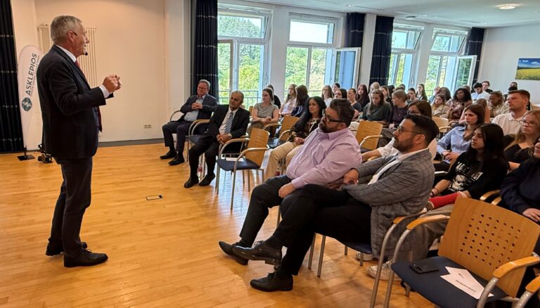 Bundespräsident a.D. Wulff diskutiert mit Schülerinnen, Schülern und Pflege-Auszubildenden in Seesen